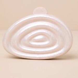 Lulus white seashell clutch